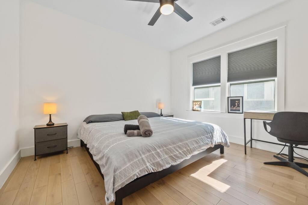 Designer Home: King Beds, Luxe Bath+Free Parking! Atlanta Eksteriør bilde