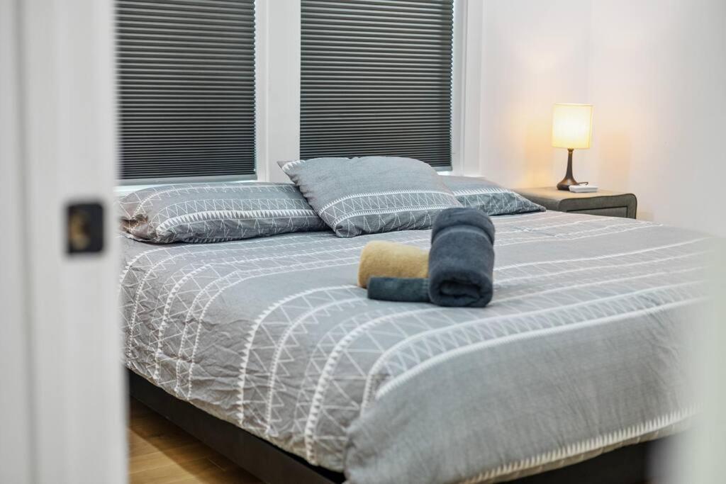 Designer Home: King Beds, Luxe Bath+Free Parking! Atlanta Eksteriør bilde